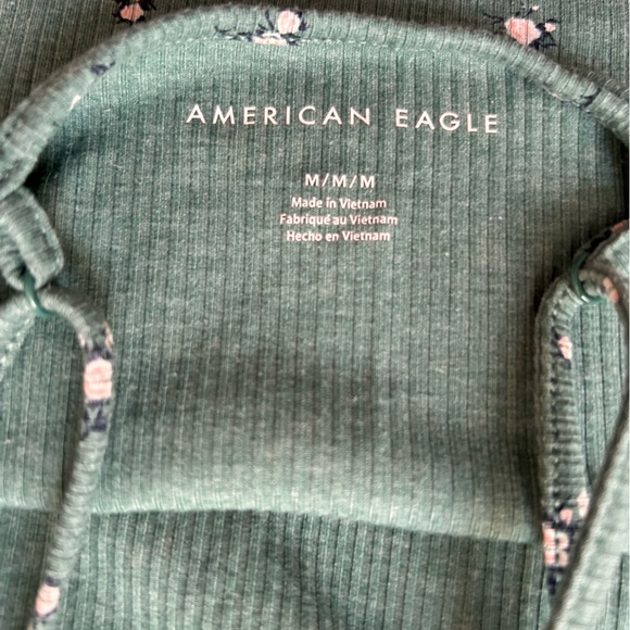 American Eagle Cropped Camis - Picture 3 of 4